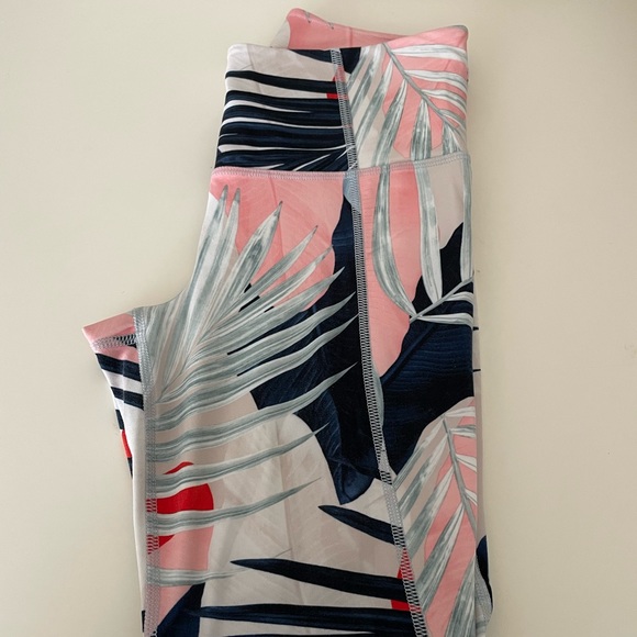 Athleta tropical print pink navy & white leggings size XS 7/8 length - Picture 2 of 5